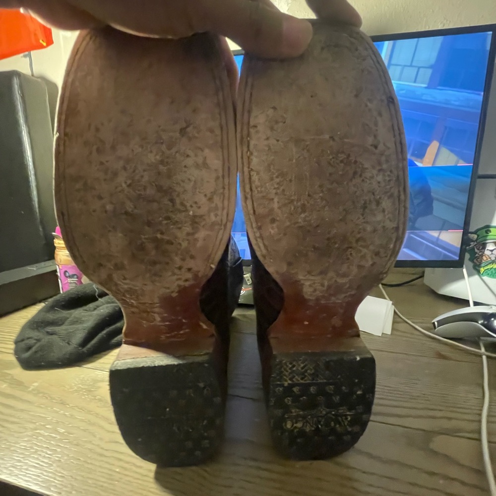 Boots - Picture 4 of 4